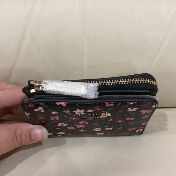 NWT Kate Spade Black Floral Splendid Ditsy Schuyler Small L Zip Bifold Wallet - Picture 6 of 15